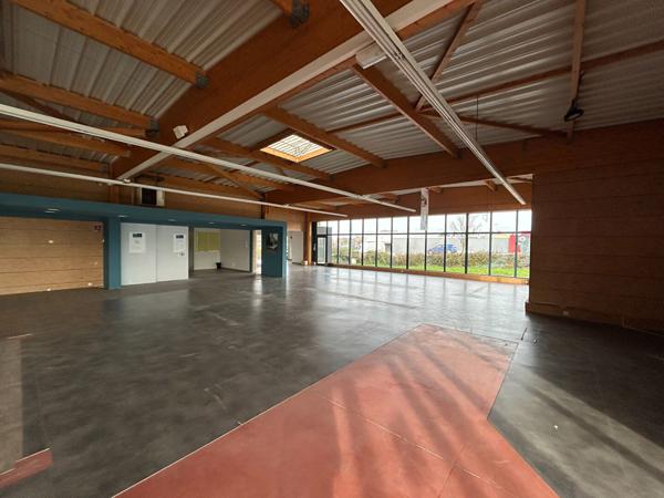 Emplacement Numéro 1 pour ce local commercial à VENDRE à MAYENNE , Mayenne Emplacement Numéro 1 pour ce local commercial à VENDRE à MAYENNE , Mayenne