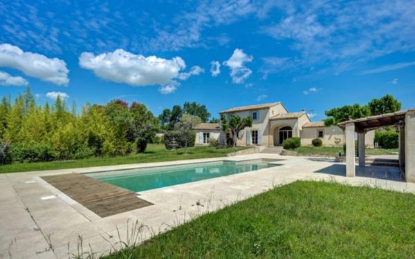 Maison à vendre    6 pièces • 188,62 m2 Éguilles