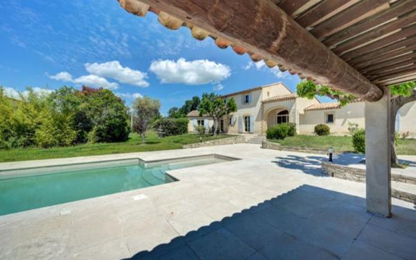 Maison à vendre    6 pièces • 188,62 m2 Éguilles