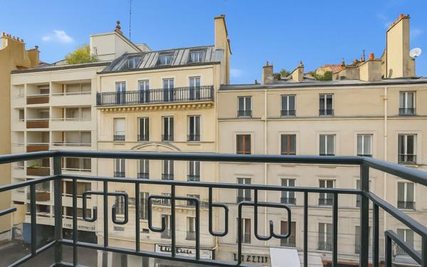 Appartement à vendre    2 pièces • 42,02 m2 Paris 11