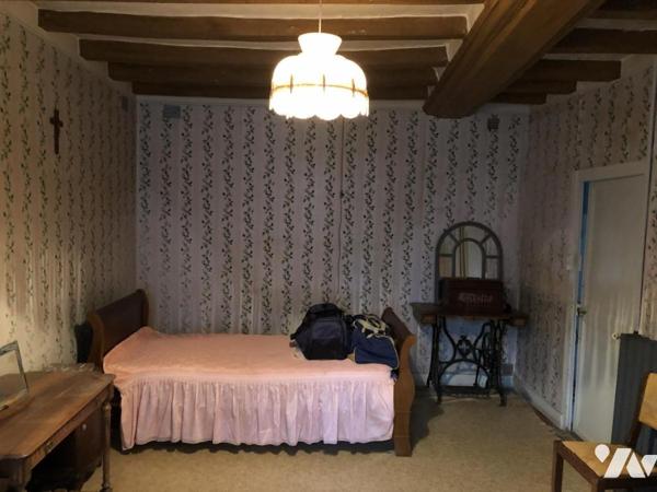 Vente sur la commune de Auvers Le Hamon une maison d'habitation avec jardin