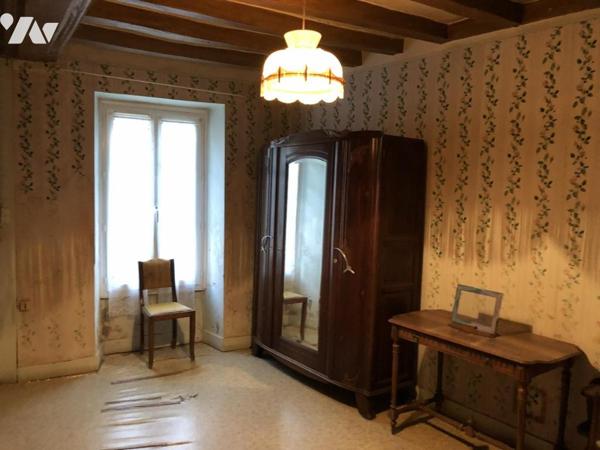 Vente sur la commune de Auvers Le Hamon une maison d'habitation avec jardin