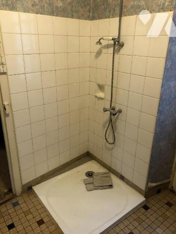 Vente sur la commune de Auvers Le Hamon une maison d'habitation avec jardin