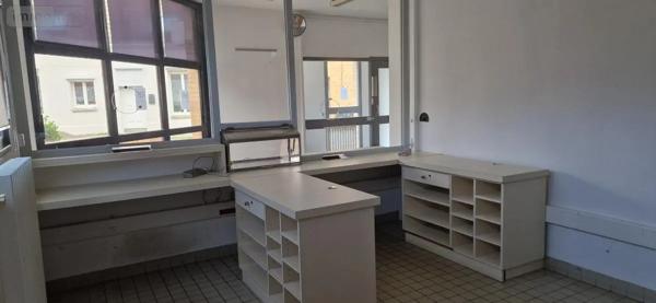 Location - Fonds et/ou murs commerciaux Pont-à-Vendin 62880 126 m 2