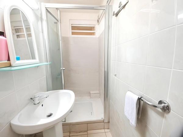 Ensemble immobilier d'envergure sur 1 900 m² de terrain –  Dampierre à vendre 13 pièces, LE GOSIER