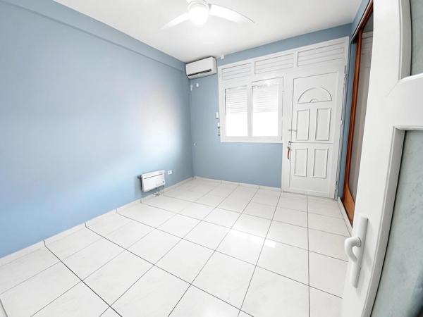 Ensemble immobilier d'envergure sur 1 900 m² de terrain –  Dampierre à vendre 13 pièces, LE GOSIER