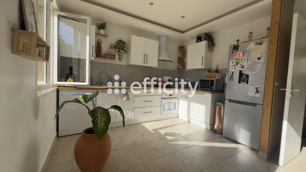 Maison
         4 pièces
        - 75 m² 227 000 € *
