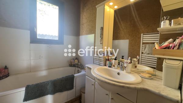 Maison
         4 pièces
        - 75 m² 227 000 € *