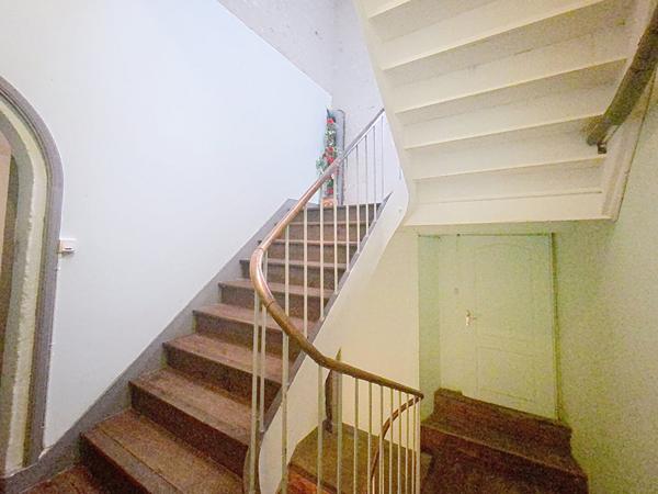 ENSEMBLE IMMOBILIER CONSTITUE DE 3 APPARTEMENTS - GRENIER AMENAGEABLE - 203 M²