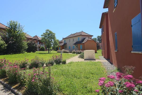 Bel appartement T3 situé dans résidence sécurisée avec piscine proche centre Prayssac