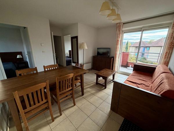 Bel appartement T3 situé dans résidence sécurisée avec piscine proche centre Prayssac