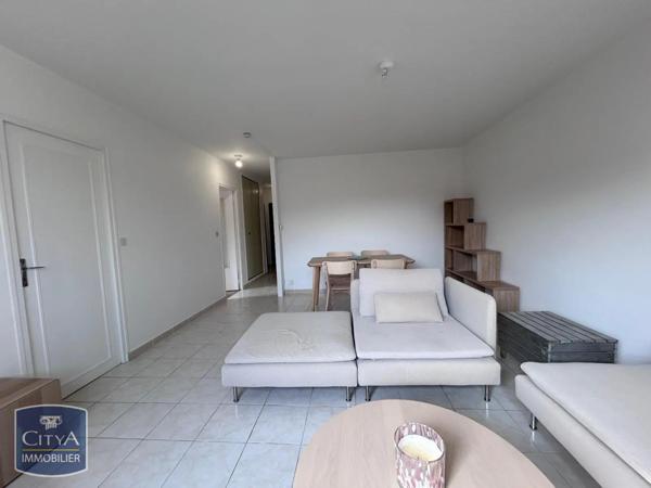 Appartement à louer 2 pièces 55.83m²