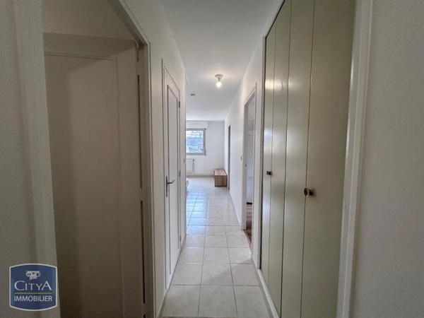 Appartement à louer 2 pièces 55.83m²