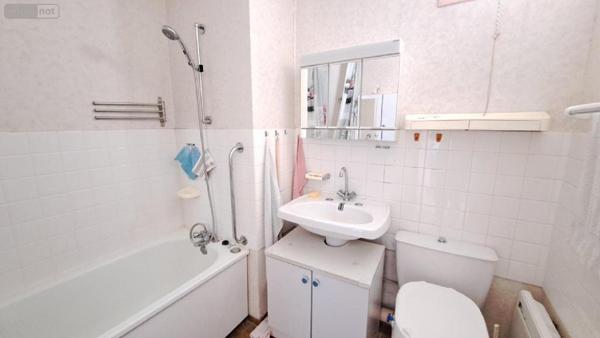 Maison à vendre à Montbrison dans la Loire (42600), ref : 090/445   
MONTBRISON - Beauregard