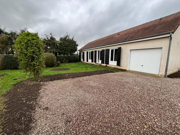 MAISON PLAIN PIEDS 3 chambres + garage + grand jardin de 745m2 clôturé