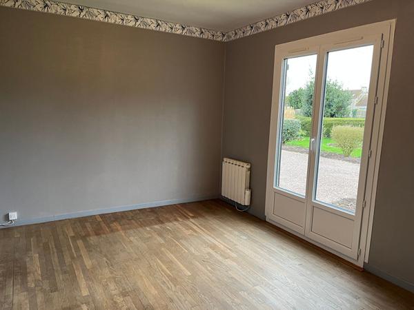 MAISON PLAIN PIEDS 3 chambres + garage + grand jardin de 745m2 clôturé