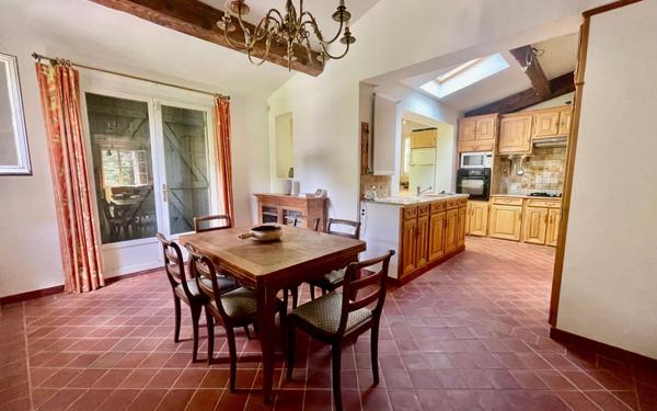 Maison à vendre    5 pièces •  Aigues-Vives