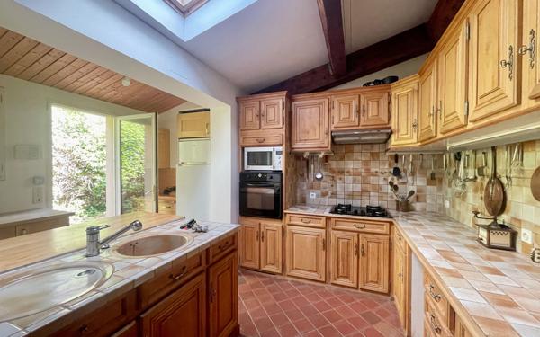 Maison à vendre    5 pièces •  Aigues-Vives