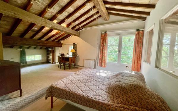 Maison à vendre    5 pièces •  Aigues-Vives