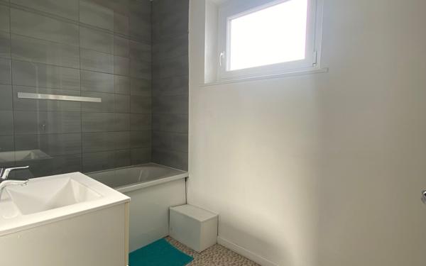 Appartement à louer    4 pièces • 85,78 m2 Rue