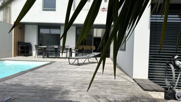 Certaines maisons se visitent. D’autres se ressentent.