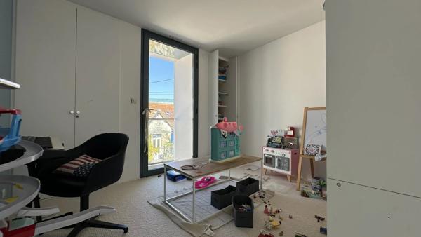 Certaines maisons se visitent. D’autres se ressentent.