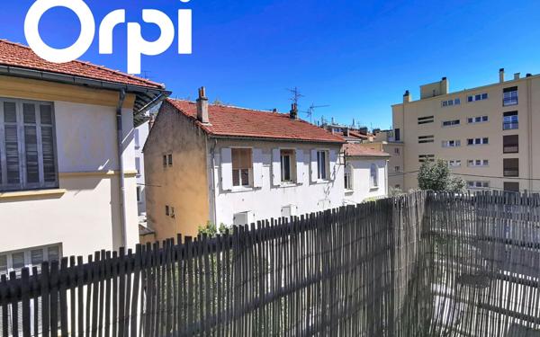 Appartement à vendre    3 pièces • 54 m2 Toulon