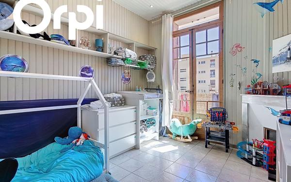 Appartement à vendre    3 pièces • 54 m2 Toulon