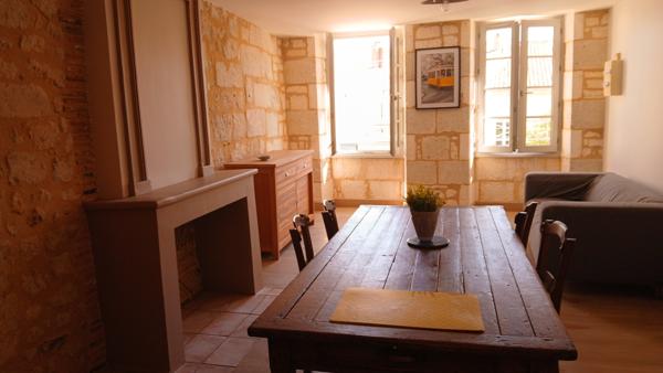 Immeuble avec local commercial et appartement 3 pièces