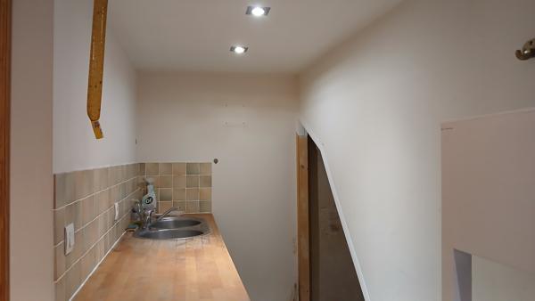 Immeuble avec local commercial et appartement 3 pièces