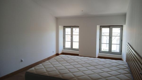 Immeuble avec local commercial et appartement 3 pièces