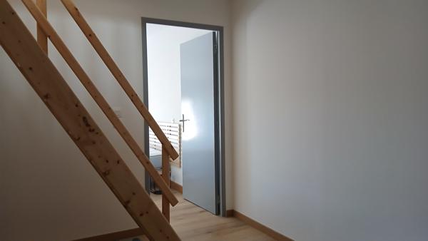 Immeuble avec local commercial et appartement 3 pièces