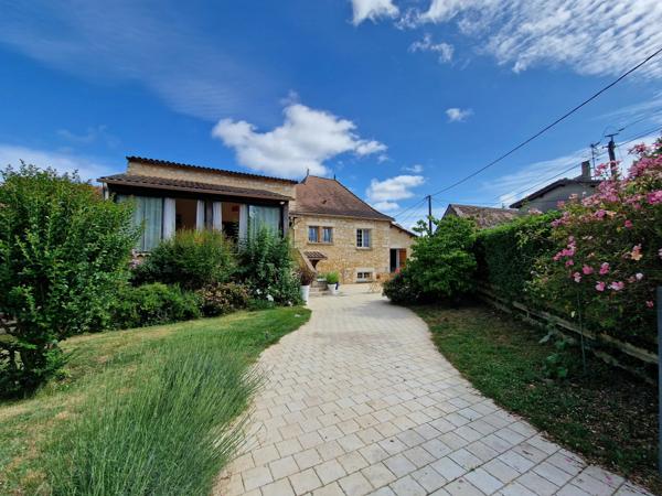 Belle demeure de caractère avec 4 chambres, proche de Bergerac