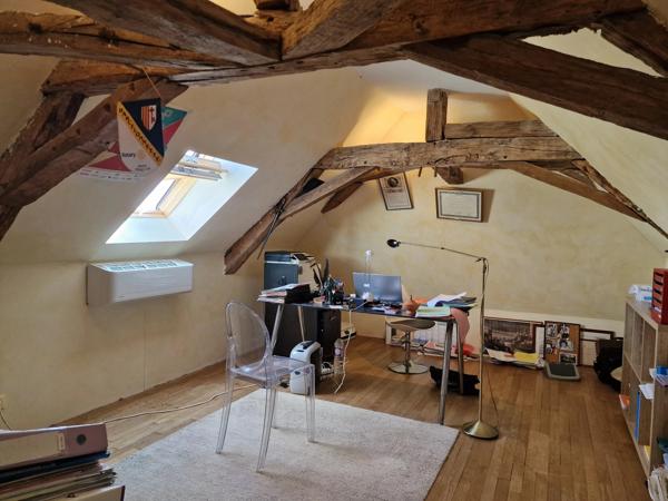 Belle demeure de caractère avec 4 chambres, proche de Bergerac