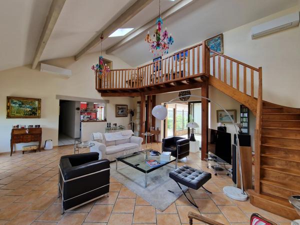 Belle demeure de caractère avec 4 chambres, proche de Bergerac