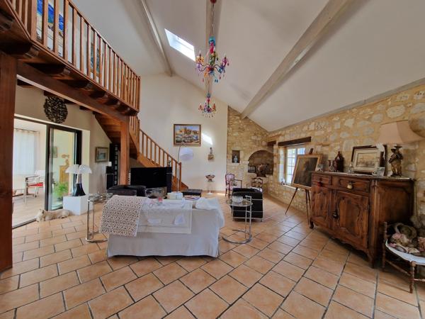 Belle demeure de caractère avec 4 chambres, proche de Bergerac