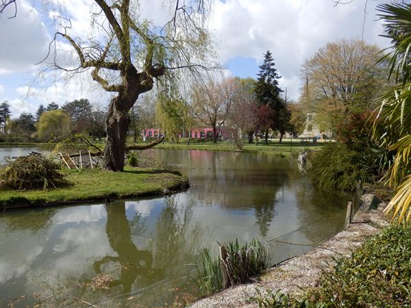 MAISON SUR GRAND TERRAIN St berthevin MAISON SUR GRAND TERRAIN St berthevin