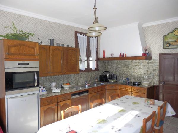 MAISON SUR GRAND TERRAIN St berthevin MAISON SUR GRAND TERRAIN St berthevin