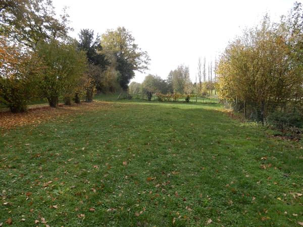 MAISON SUR GRAND TERRAIN St berthevin MAISON SUR GRAND TERRAIN St berthevin
