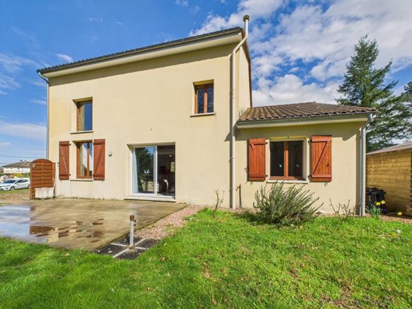 Maison moderne - spacieuse avec grand jardin près de la ville