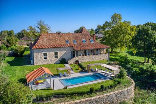 Maison à vendre |  Figeac |  6 pièces | 258 m²