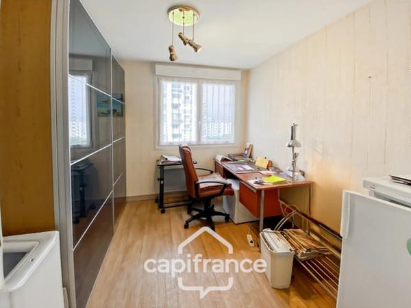 À VENDRE BREST(29200) RUE DOCTEUR CHARCOT - PLACE STRASBOURG - APPARTEMENT T5 105 M² HABITABLES - DERNIER ÉTAGE - VUE DÉGAGÉE