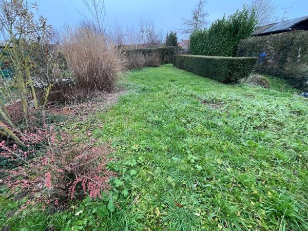 Terrain à Batir à vendre à Saint-Pol-sur-Ternoise dans le Pas-de-Calais (62130), ref : 2359