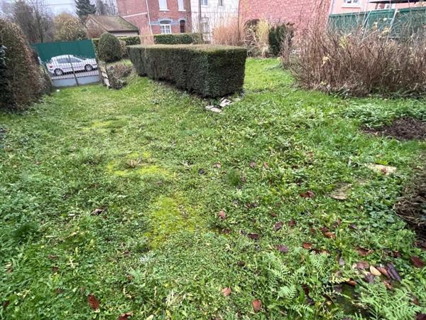 Terrain à Batir à vendre à Saint-Pol-sur-Ternoise dans le Pas-de-Calais (62130), ref : 2359