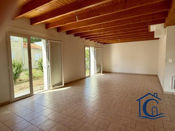 Maison de plain-pied aux portes de Royan – 2 chambres, garage et jardin