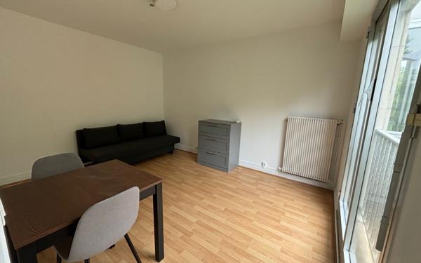 Appartement à louer    1 pièce • 22,90 m2 L'Haÿ-les-Roses