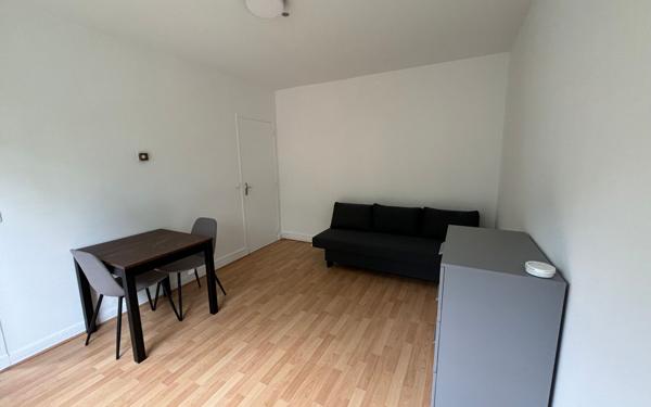 Appartement à louer    1 pièce • 22,90 m2 L'Haÿ-les-Roses