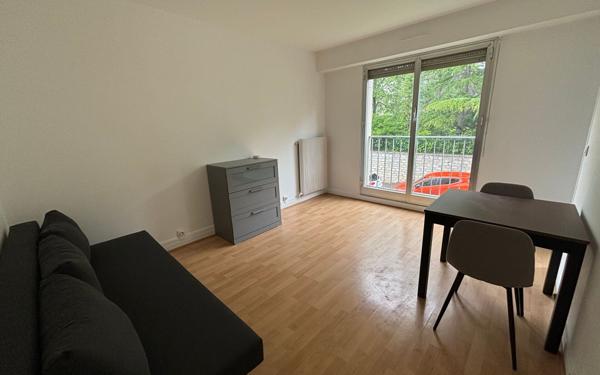 Appartement à louer    1 pièce • 22,90 m2 L'Haÿ-les-Roses