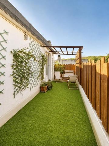 ROOFTOP EXCEPTIONNEL – DERNIER ÉTAGE – TRAVERSANT