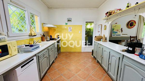 MAISON À VENDRE DE 7 PIÈCES DE 190,00 M²